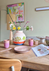Vaso decorativo And Nook Jardin de Fruits rosa sabbia con illustrazioni di alberi da frutto, limoni, arance e palme, ideale per bouquet e arredamento.